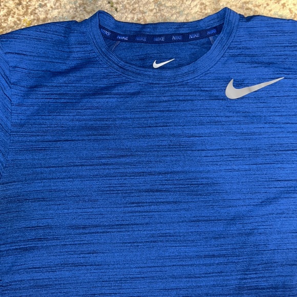 BOGO DEAL Nike Dri-Fir workout shirts - Picture 4 of 4